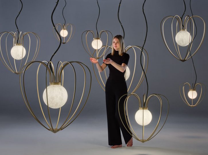 kengi_gold_white_composition_model-scaled